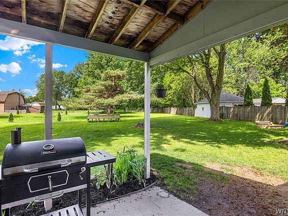 5th image of 1034 Niagara Falls Blvd