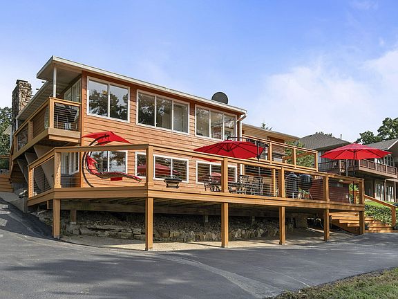 3rd image of 388 Santana Circle