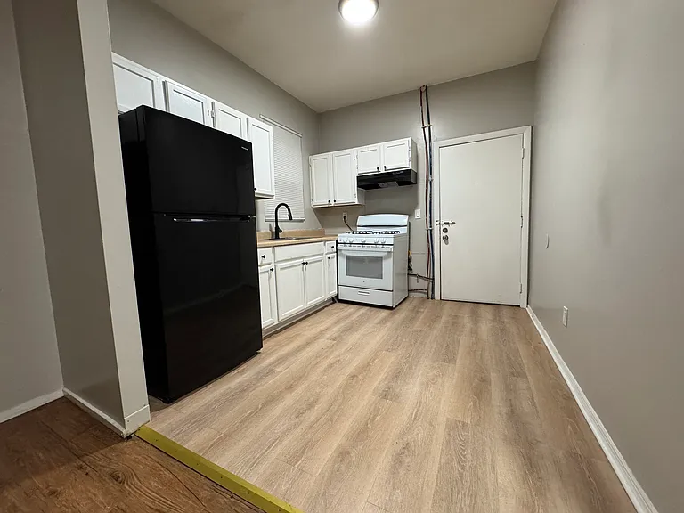 27 Williams St #2B — Photo 8