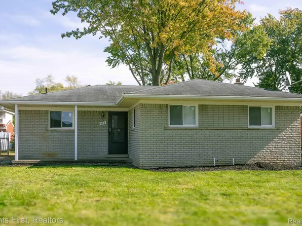 673 Ashburnham St, Auburn Hills, MI 48326