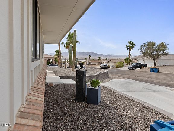 5th image of 2060 Cabana Dr