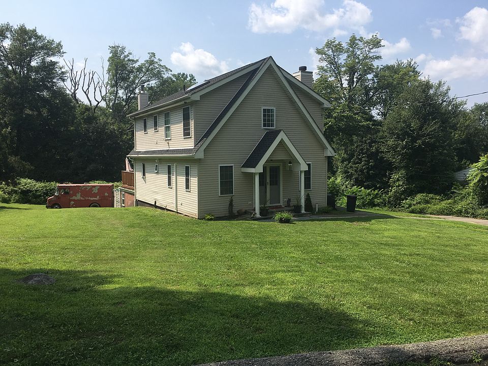 2nd image of 10 Mountain View Rd