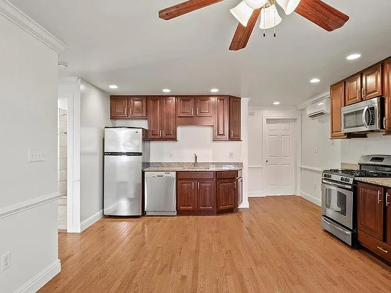 5400 Elmer St #5 — Photo 4