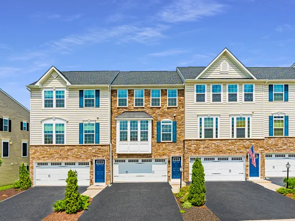 174 Trout Lily Dr, Lake Frederick, VA 22630
