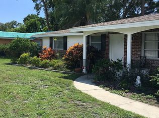 2430 Breakwater Cir, Sarasota, FL 34231