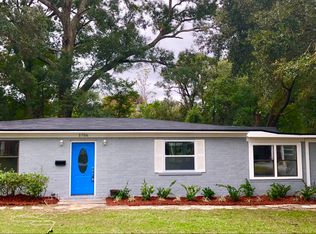 5706 Lake Lucina Dr N, Jacksonville, FL 32211