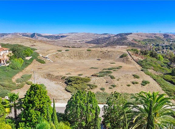 5th image of 3015 Eminencia Del Norte