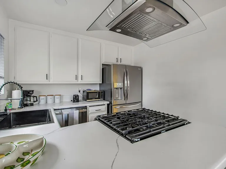 3720 S Marine St #4 — Photo 9