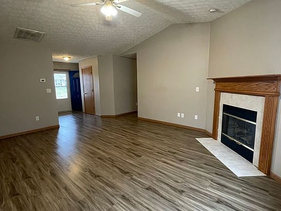 4th image of 1900 Halyard Ct