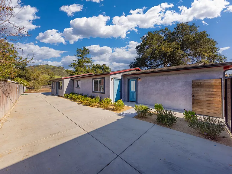 511 Burnham Rd — Photo 3