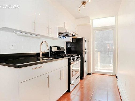 3rd image of 24 Henry St APT 2B