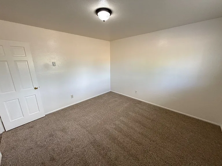 280 SE Orchard Ave #1 — Photo 13