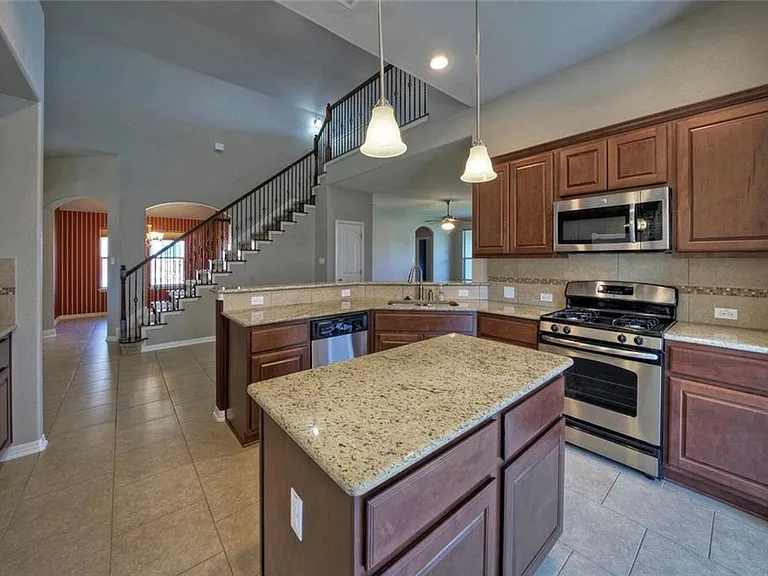 18413 SW Falcon Pointe Blvd — Photo 5