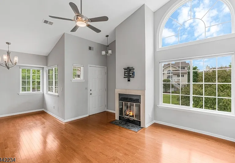 1 Danbury Ct — Photo 1
