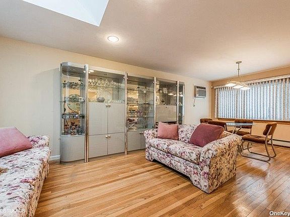 3rd image of 1067 Johnston Ave