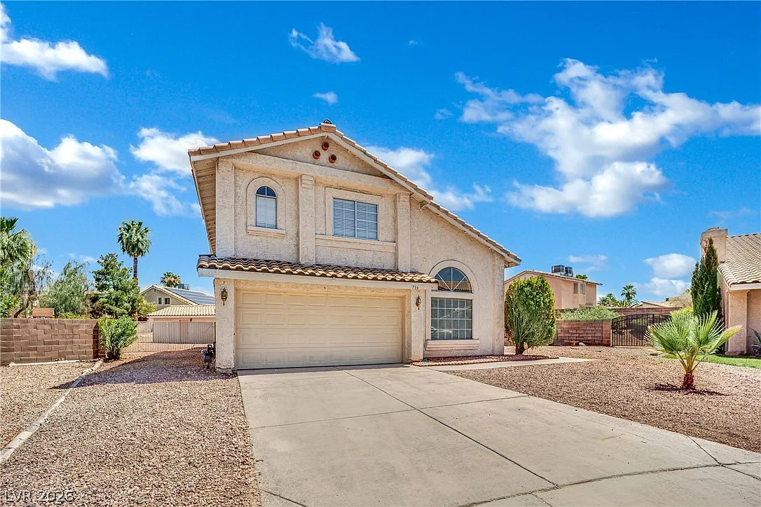 4 bed, 2.5 bath, 2165 sqft, $2,350 — Photo 2
