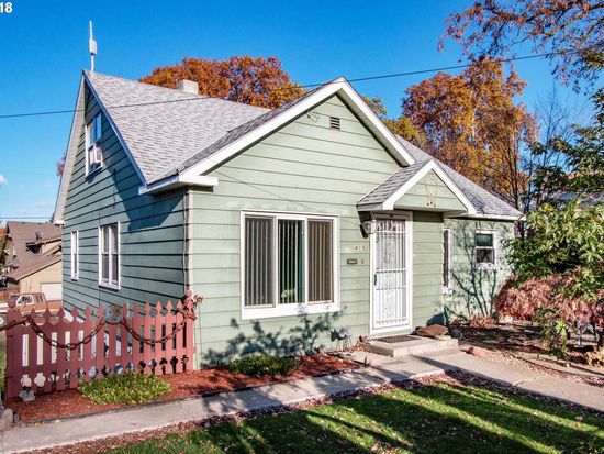 411 E 9th St The Dalles Or 97058 Zillow