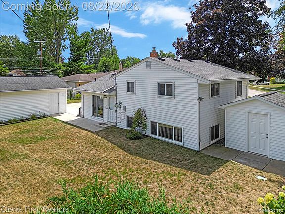 3rd image of 36512 Fairchild St