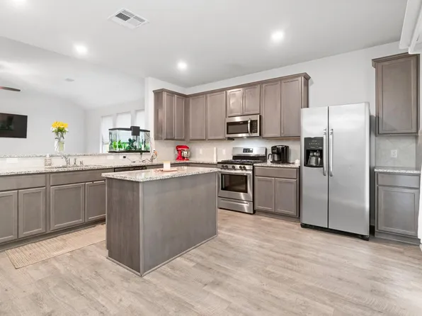 12259 N Chestnut Hills Dr, Conroe, TX 77303