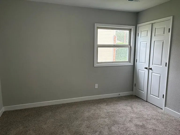 204 Greenwell Dr — Photo 6