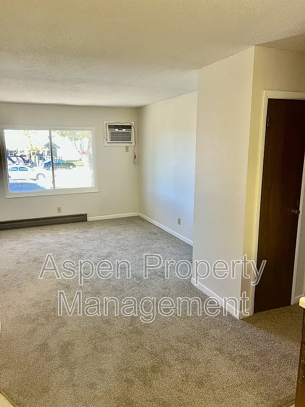 Building Photo - 2216 Piper Pl #1