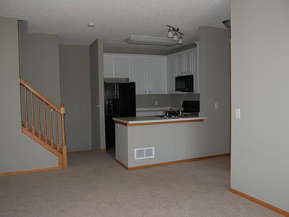 3rd image of 3808 Abercrombie Ln