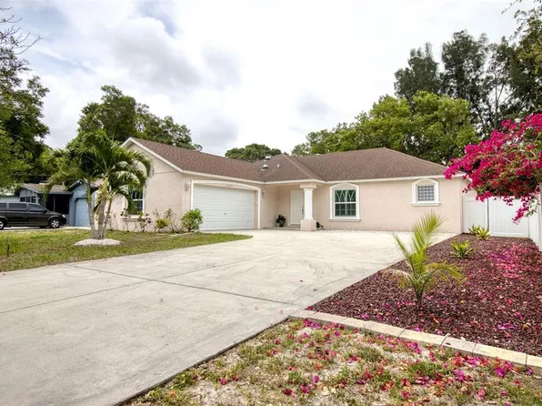1329 Pine Ave NW, Largo, FL 33770