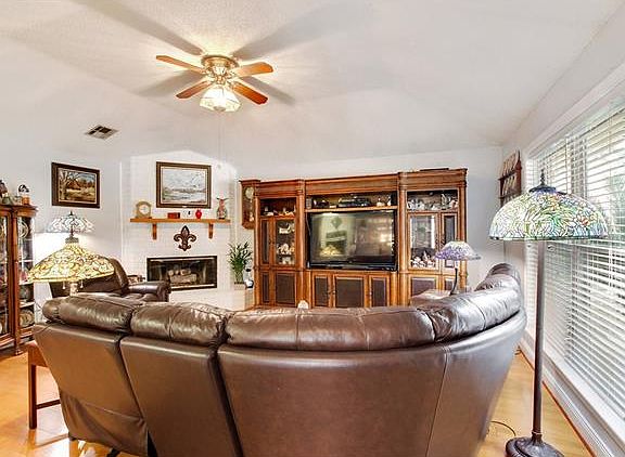 3rd image of 332 Ormond Village Dr