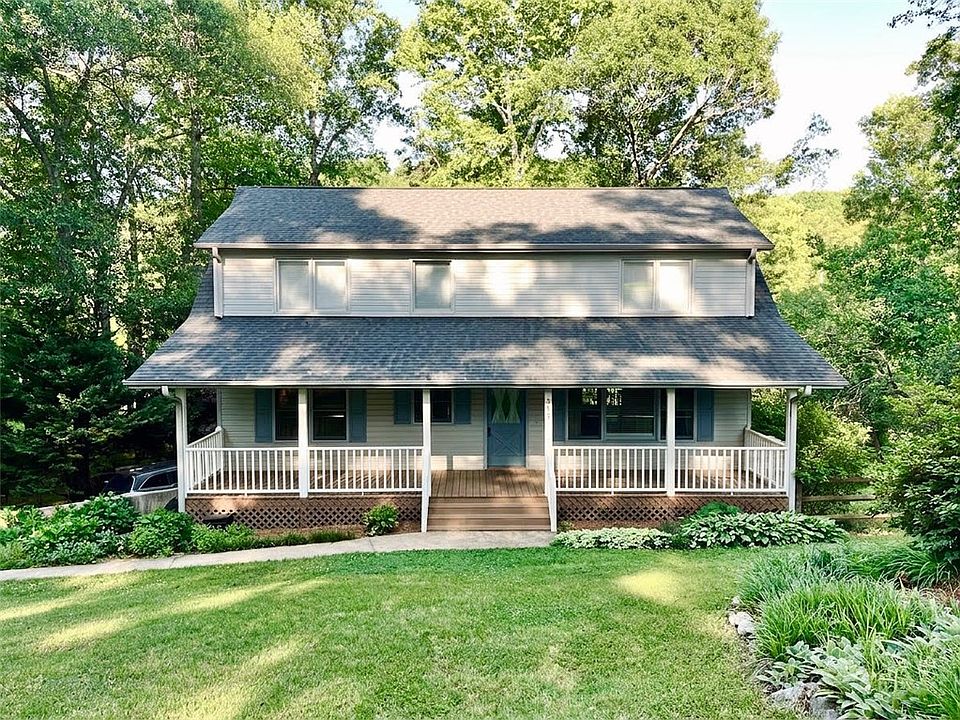 1st image of 215 Riverside Dr