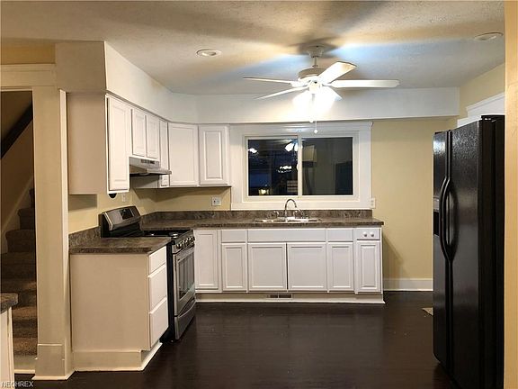 3rd image of 3027 Elyria Ave