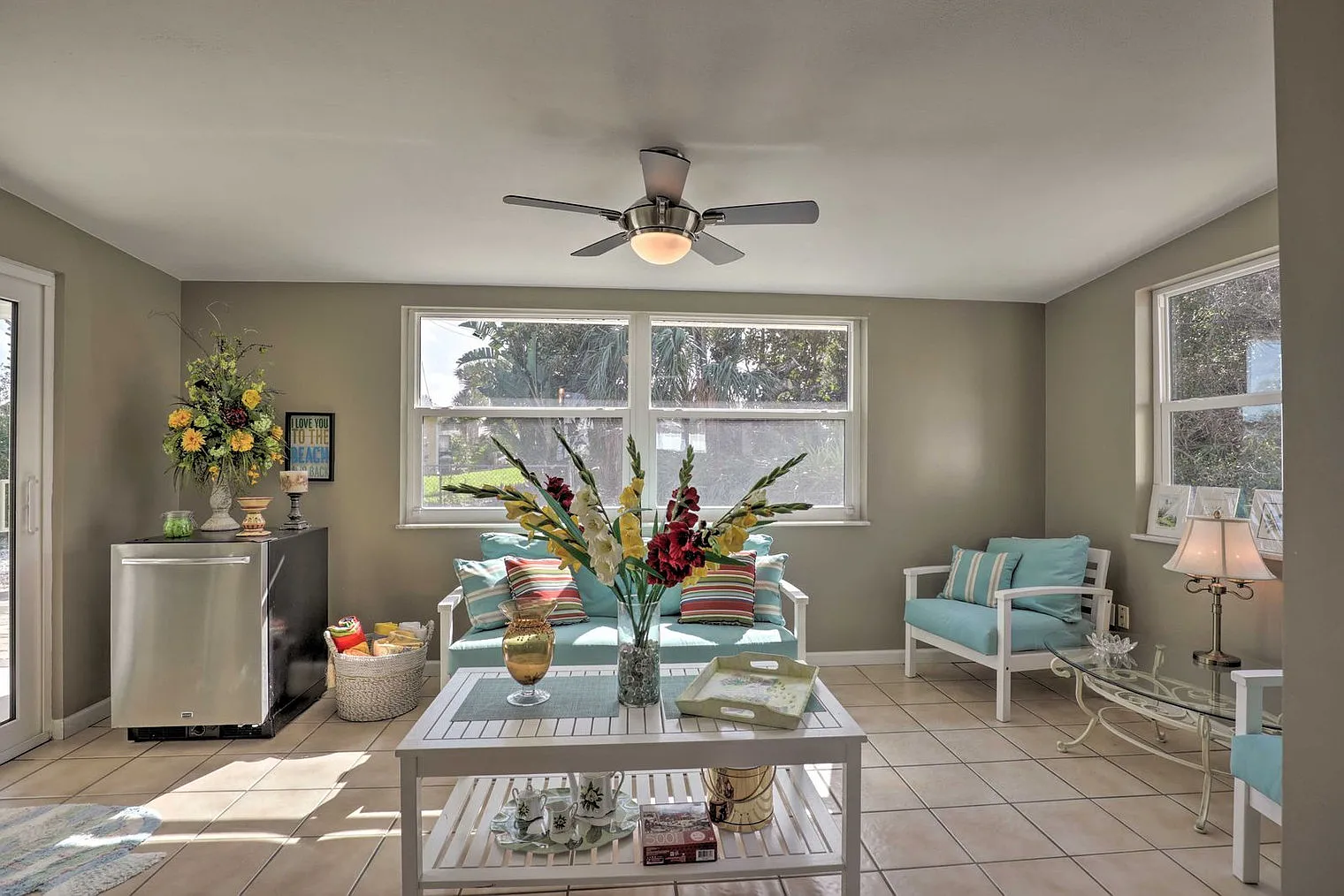 2 bed, 2.0 bath, 1905 sqft, $2,266 — Photo 2