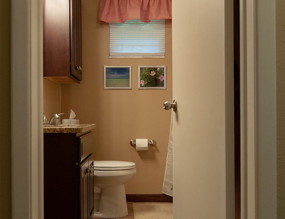 Upstairs full bath