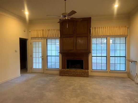3rd image of 218 Camelot Dr