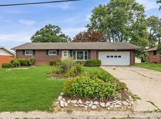 3414 Emma Ln, Godfrey, IL 62035