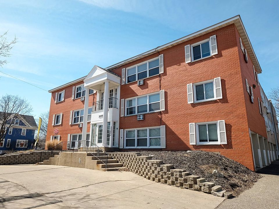 Welcome to Central Lakes of Uptown, where modern living meets comfort. This charming property features spacious units, inviting outdoor spaces, and a prime location. Join our vibrant community today, and find your perfect home!