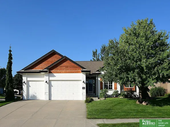 10418 Spyglass Dr, Omaha, NE 68136