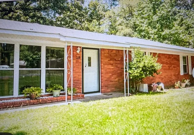 3 bed, 1800 sqft, $1,400 — Photo 3