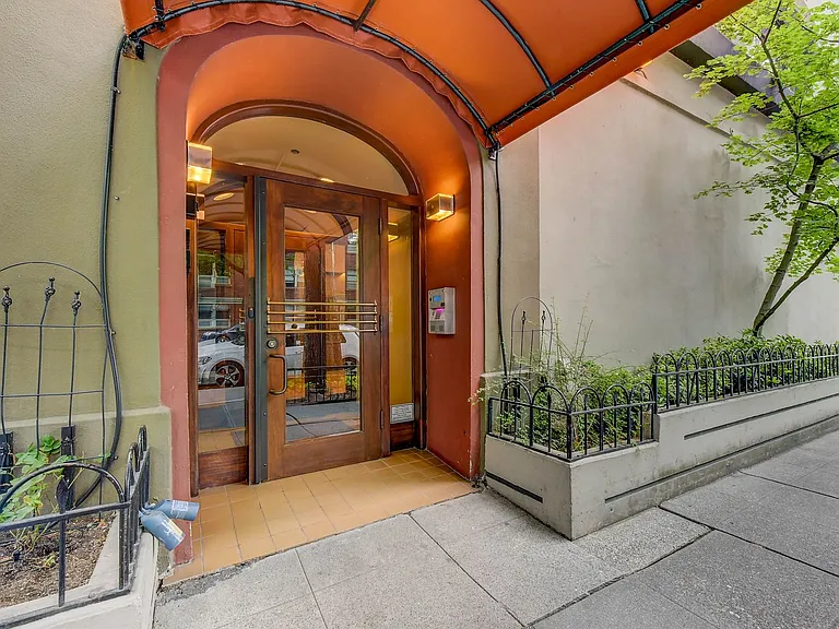 2700 4th Ave #603 — Photo 2