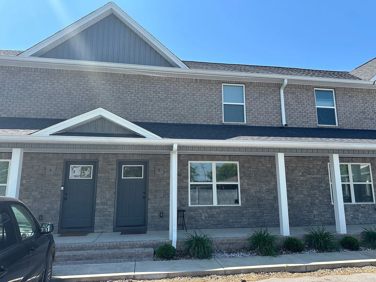 705 Haley Haven Apartments — Photo 2