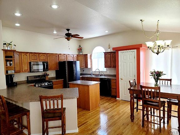 3rd image of 4110 Siegel Way