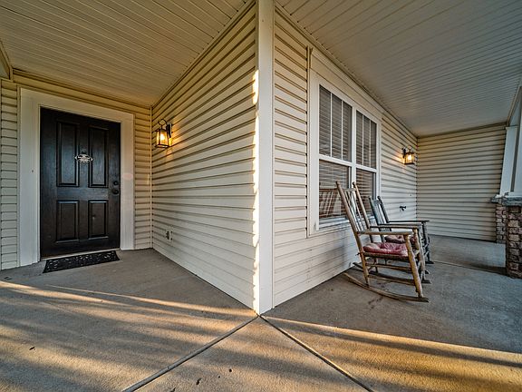 2nd image of 2001 Remington Park Rd