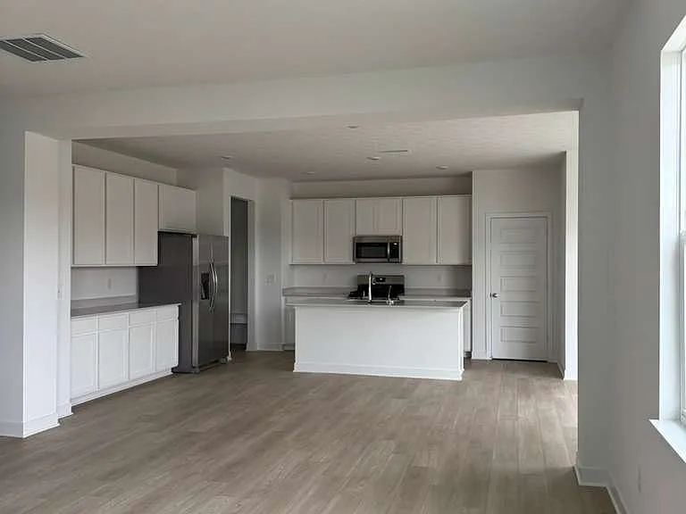 7607 Fallsworth Dr — Photo 5