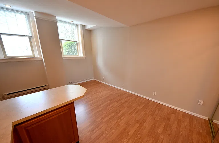 Sherwood Apartments — Photo 29