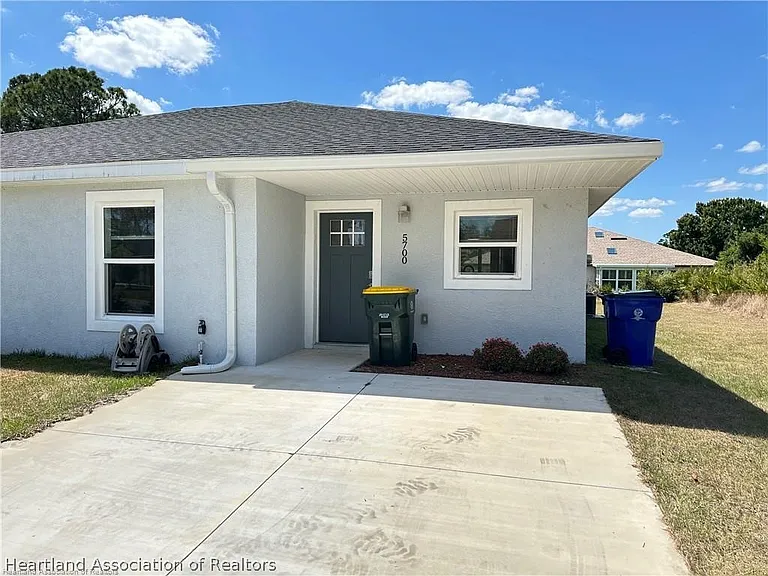 5700 Granada Blvd — Photo 3
