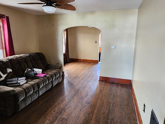 4th image of 905 N 5th St