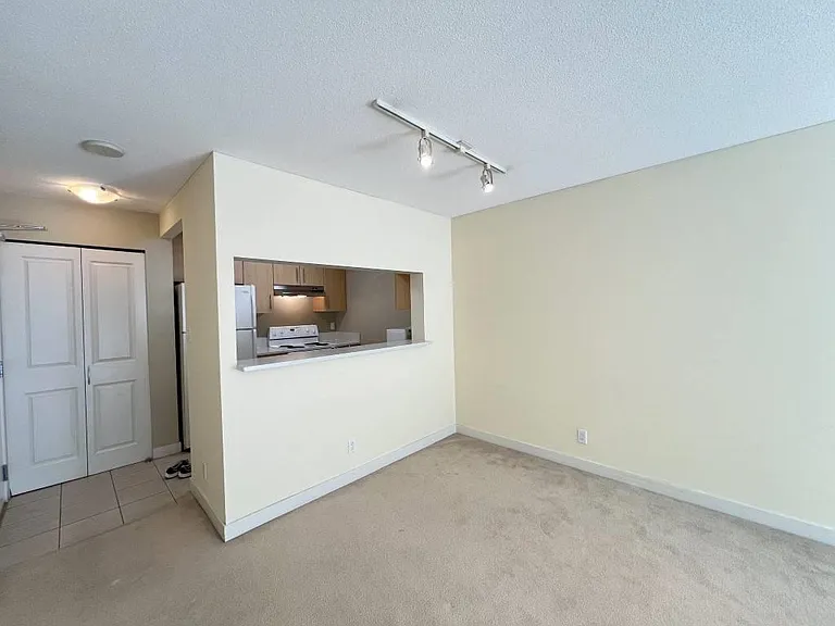 3660 Vanness Ave #201 — Photo 10