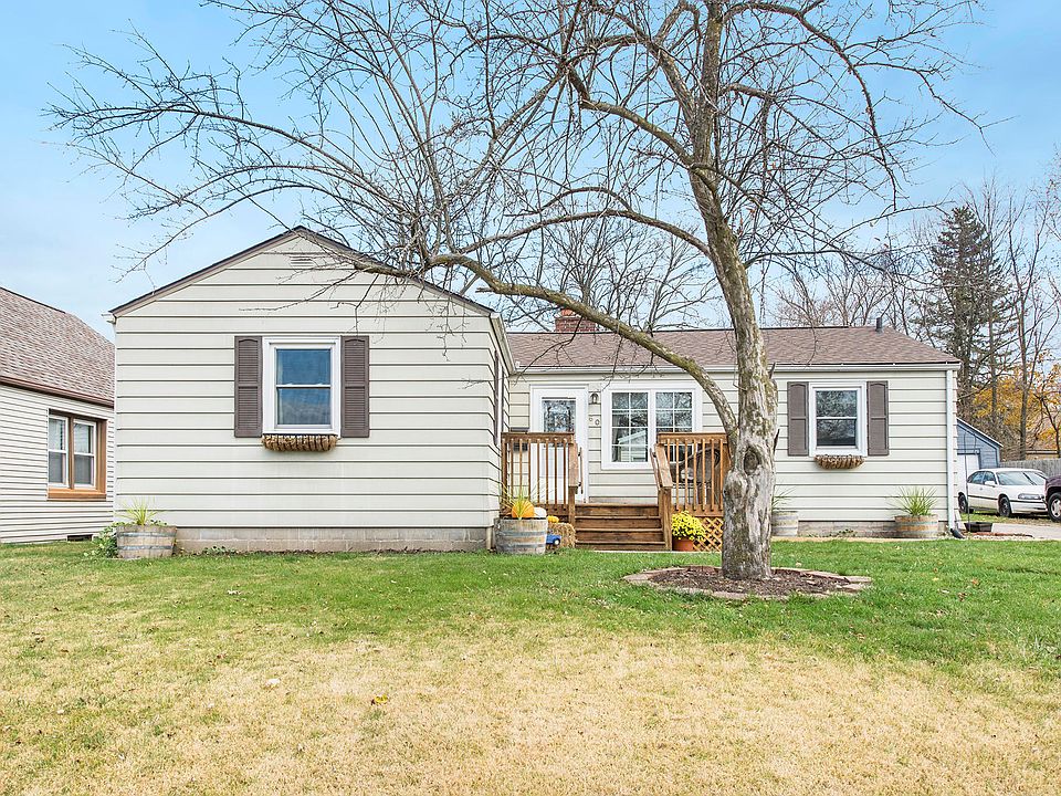 1st image of 60 Pleasant Ave