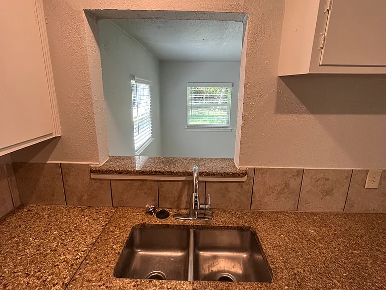 2314 Blyth Dr — Photo 11