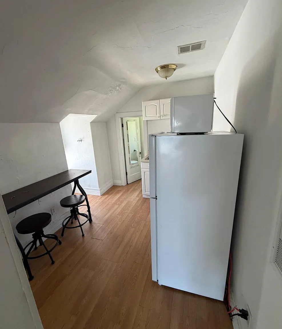 Charming Historic Provo Studio Near BYU — Photo 4