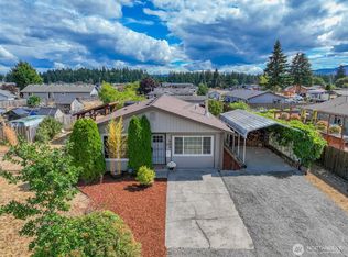 303 Olympia St SE, Rainier, WA 98576